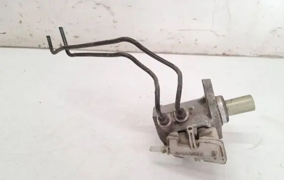 Master brake cylinder