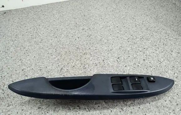 Peugeot iOn Quarter vent window switch