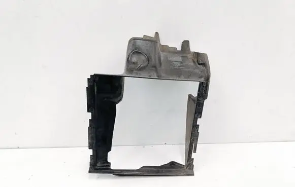 Audi Q7 4L Intercooler air channel guide 4L0117335F