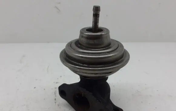 Volkswagen Sharan EGR valve 028131501E
