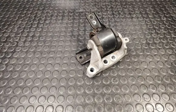 Peugeot 4008 Engine mount bracket