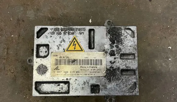 Audi A4 S4 B7 8E 8H Headlight ballast module Xenon 8E0941329 1307329114 1039F01145