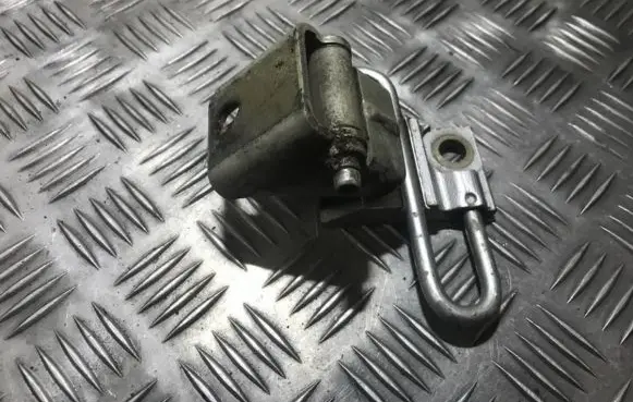 Volkswagen Cross Polo Front door upper hinge 6q4833411