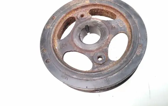 Toyota Avensis T250 Crankshaft pulley 5M01 1806