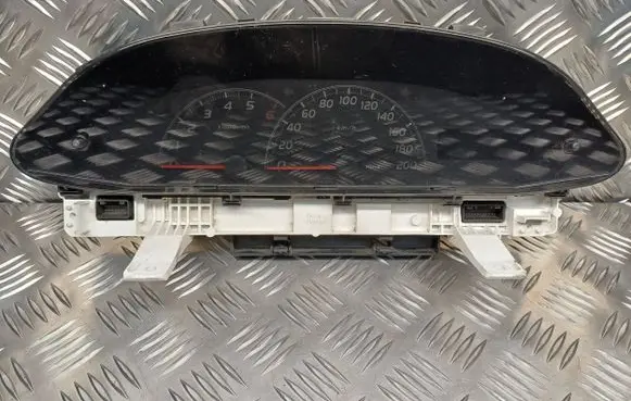 Toyota Yaris Speedometer (instrument cluster) 838000DG40 MB2574500232