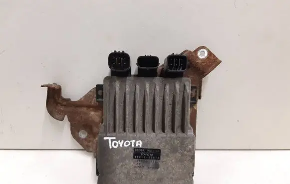 Toyota Avensis T250 Fuel injection control unit/module 8987120070 1310001371