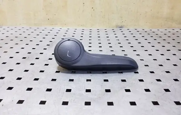 Peugeot 3008 I Seat adjustment handle 