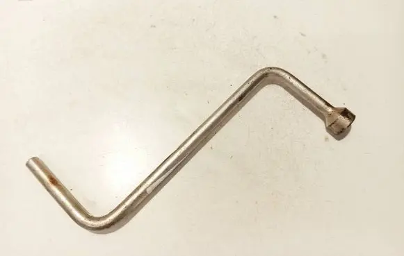 Renault Laguna III Wheel nut wrench 