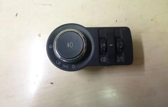 Chevrolet Cruze Light switch 13301757 I1768