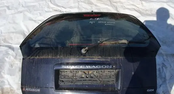 Mitsubishi Space Wagon Tailgate/trunk/boot lid melynas