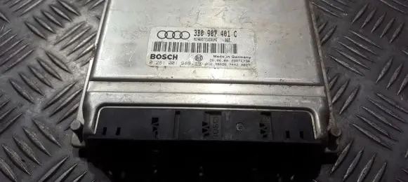 Volkswagen PASSAT B5 Engine control unit/module 3b0907401c 0281001946