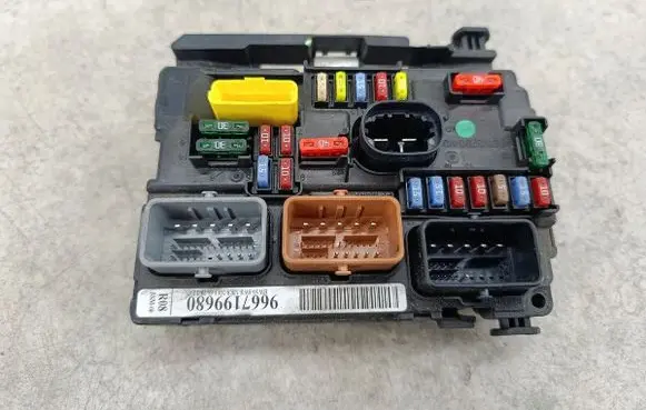 Citroen DS3 BSM Control unit 9667199680BSMR08