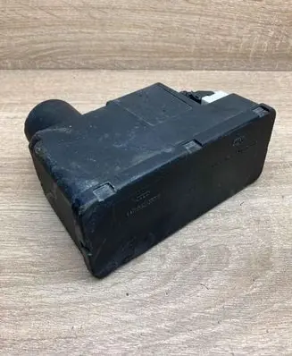 Audi A6 S6 C4 4A Central locking vacuum pump 4A0862257B