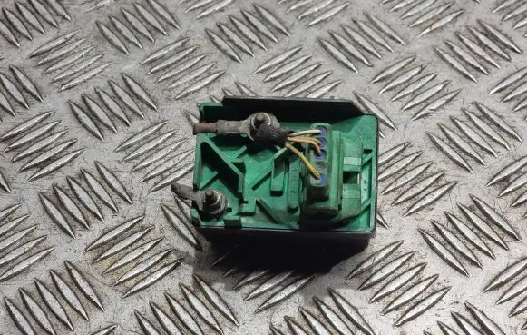 Peugeot 206 Glow plug pre-heat relay 9639912580