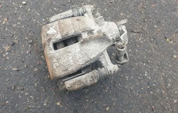 Volkswagen Transporter - Caravelle T5 Front brake caliper 7H0615123A