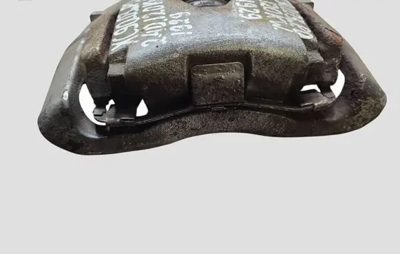 Volvo XC90 Front brake caliper 30657307