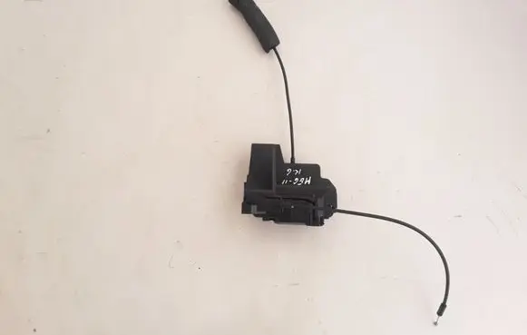 Renault Megane III Rear door lock 825030024R