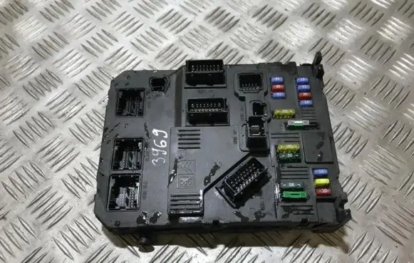 Peugeot 407 Comfort/convenience module 9655708480 bsi-s03-00