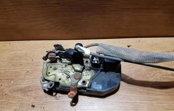 Chrysler Concorde Front door lock
