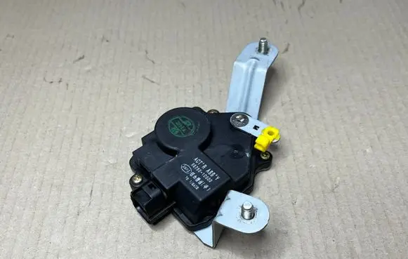 Hyundai Getz Tailgate boot lock/latch motor 957501C000