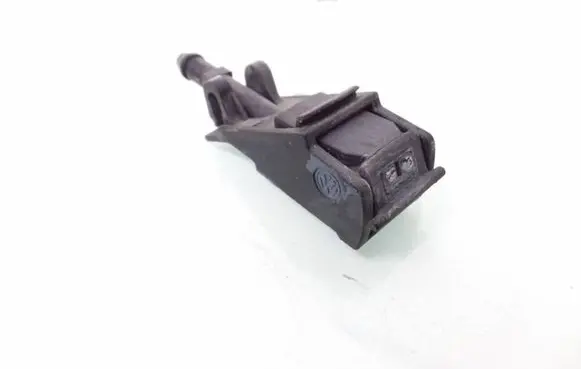 Volkswagen Golf IV Windshield washer spray nozzle 6E0955985