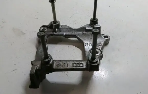 Toyota Land Cruiser (J150) A/C compressor mount bracket GD660