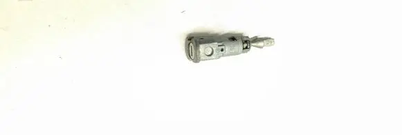 Volkswagen Tiguan Front door lock (next to the handle) 5N0837167