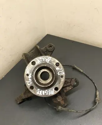 Renault Megane II Front wheel hub