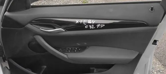 BMW X1 E84 Front door card panel trim