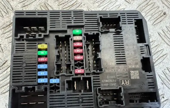 Nissan Qashqai J12 Fuse box set 284B76RA1B