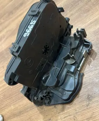 BMW 3 E90 E91 Front door lock 7059974