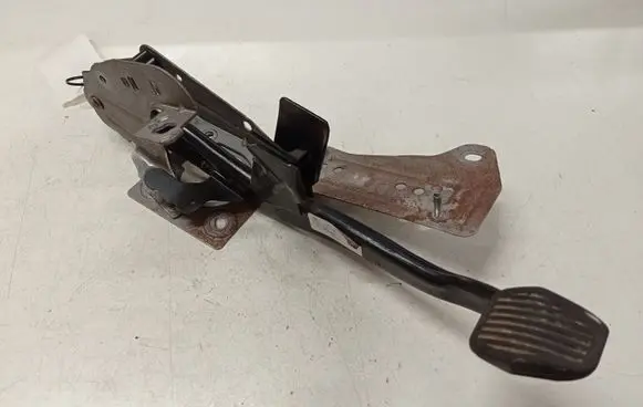 Volvo V50 Brake pedal