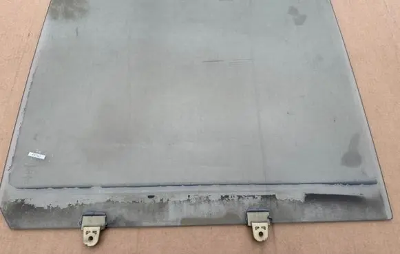 Nissan Patrol Y60 Rear door window glass 82300C6660