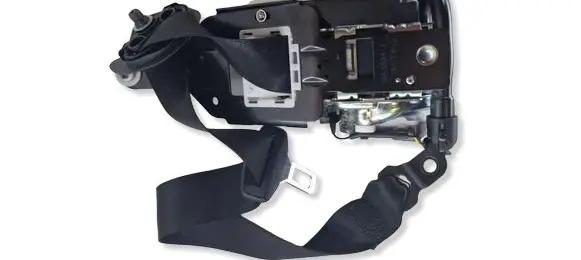 Mercedes-Benz C W204 Front seatbelt 616774500 621933200B