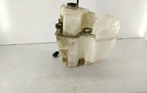 Volvo V70 Windshield washer fluid reservoir/tank 8693773 1783