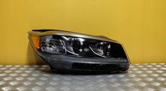 KIA Sorento Headlight/headlamp 92102C6510 1797