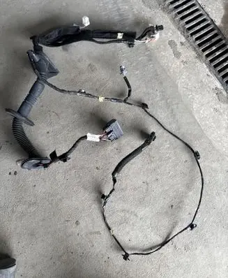 Nissan NV400 Front door wiring loom 241258801R