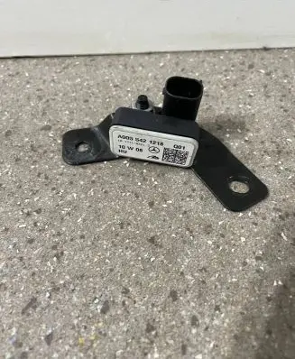 Mercedes-Benz E W212 Airbag deployment crash/impact sensor A0055421218