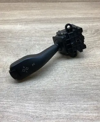 BMW 5 E39 Indicator stalk 8363668 01104010
