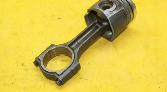 Renault Master II Piston with connecting rod