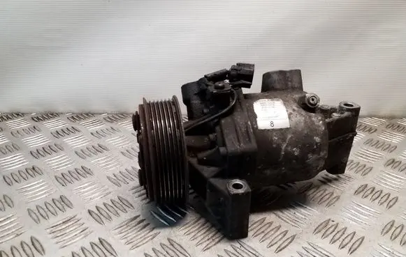 Nissan Juke I F15 Air conditioning (A/C) compressor (pump) 926001KA1B