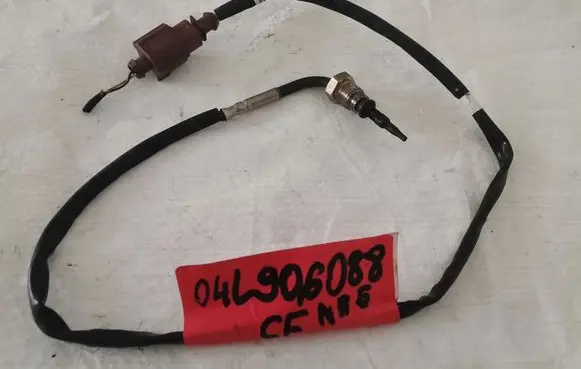 Volkswagen Touran III Lambda probe sensor 04L906088CE