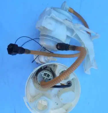 BMW X3 E83 In-tank fuel pump