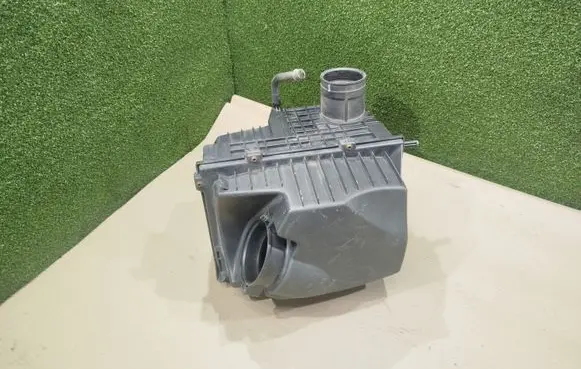 Opel Movano B Air filter box 165008632R