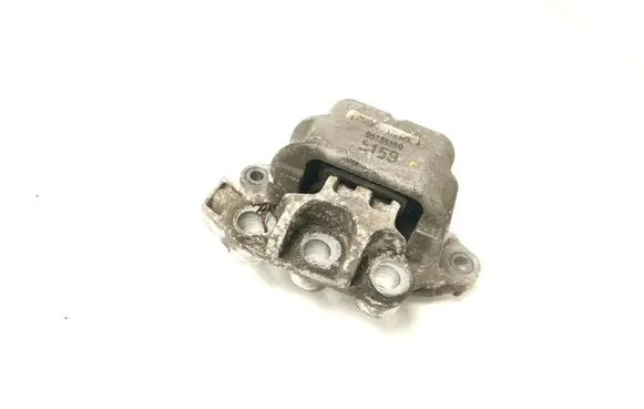 Engine mount bracket