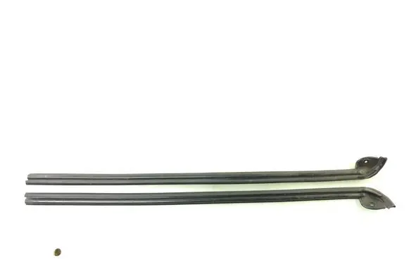 Renault Trafic III (X82) Rubber seal front coupe door 