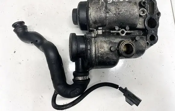 Volvo S80 Oil filter cover 30677920