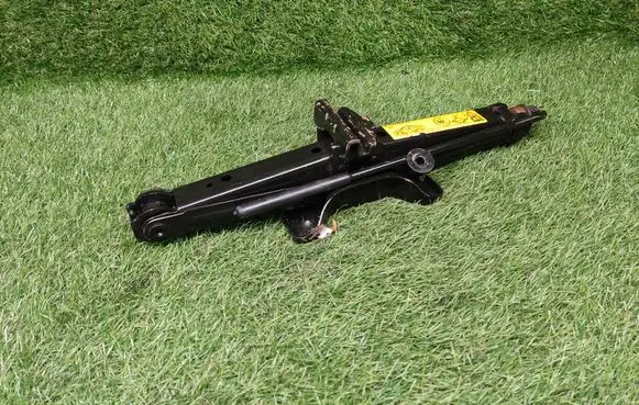 Ford Fiesta Lift Jack 8S4A17080AA