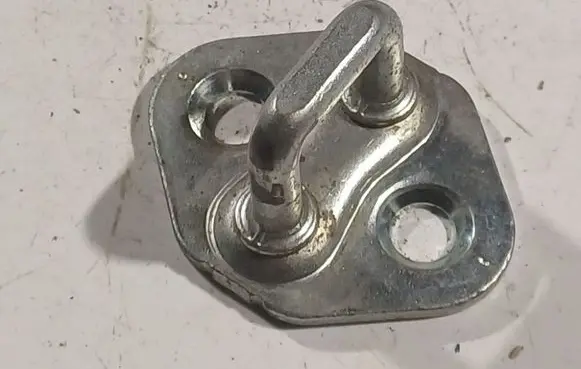 Opel Vectra C Front door lock loop/hook striker 