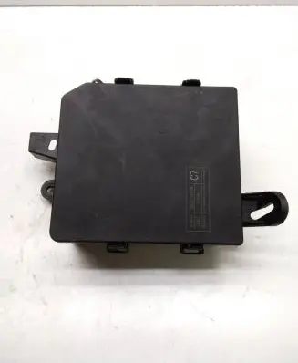 Nissan Juke I F15 Fuse module 284B71KB0B 8771010660 5S0JK01C7